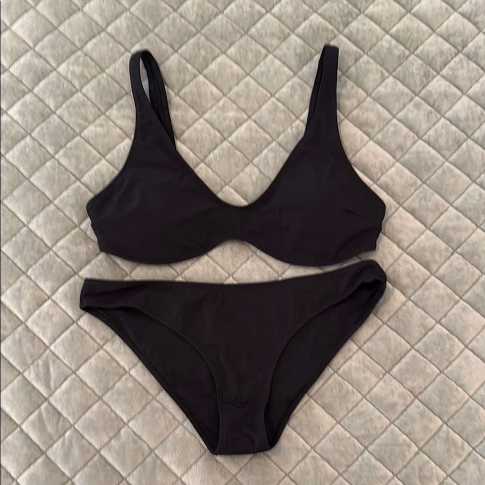 Vuori Black Bikini Aqua Top & Bottom Swimwear
